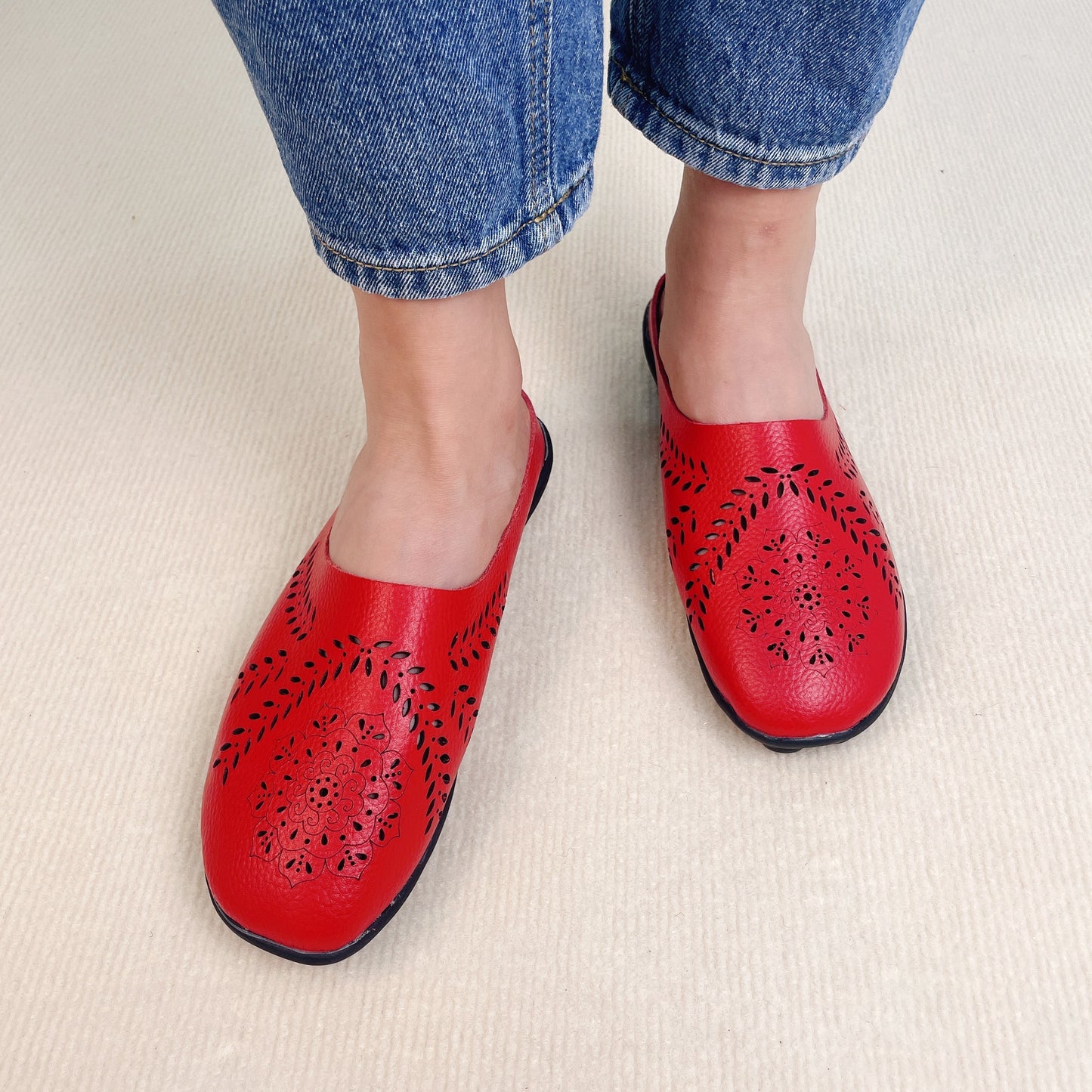 🔥Casual All-match Hollow Slippers